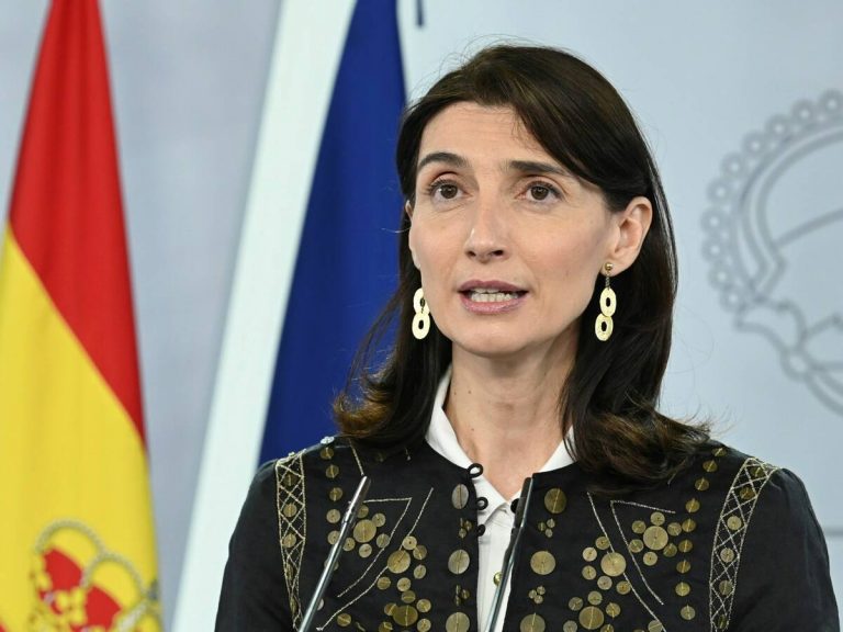 Llop destaca el papel fundamental de las mujeres en la construcción de la democarcia