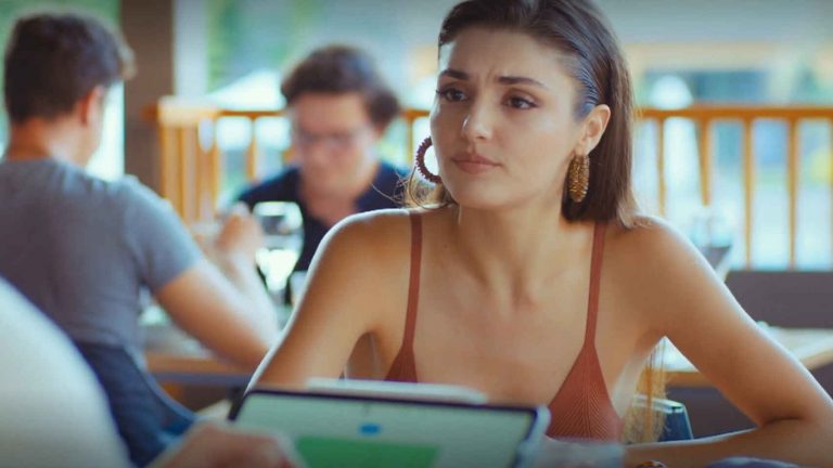 Love is in the air: las operaciones a las que se ha sometido Hande Erçel