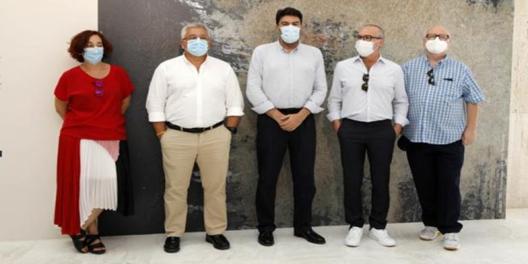 El MACA recibe la primera visita de los coleccionistas Jenkins y Romero