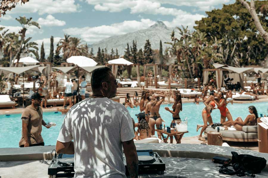 Estos son los mejores Beach Club que lo han petado en Málaga y Marbella 50 Así es el Naô Pool Club de Marbella