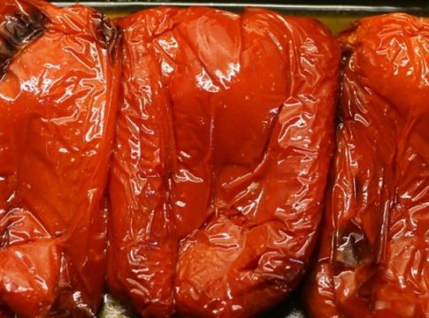 Pimientos al horno_ el truco para pelarlos que se ha hecho viral Pimientos al horno: el truco para pelarlos que se ha hecho viral