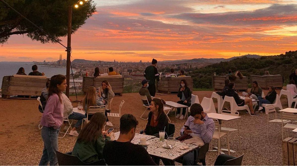 Laser Show Tibidabo: el plan de noche con playa artificial que no te puedes perder en agosto 1 planes Barcelona agosto