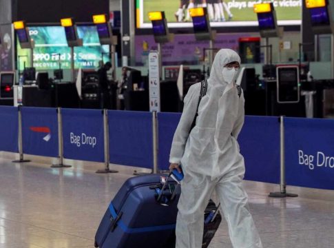 Reino Unido obliga a pagar casi 2.700 euros para hacer cuarentena en sus hoteles