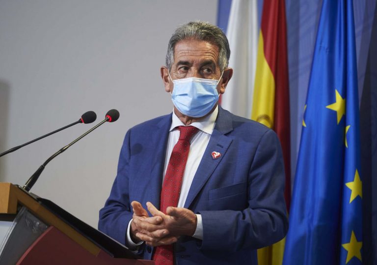 Revilla destaca el papel de la radiotelevisión pública