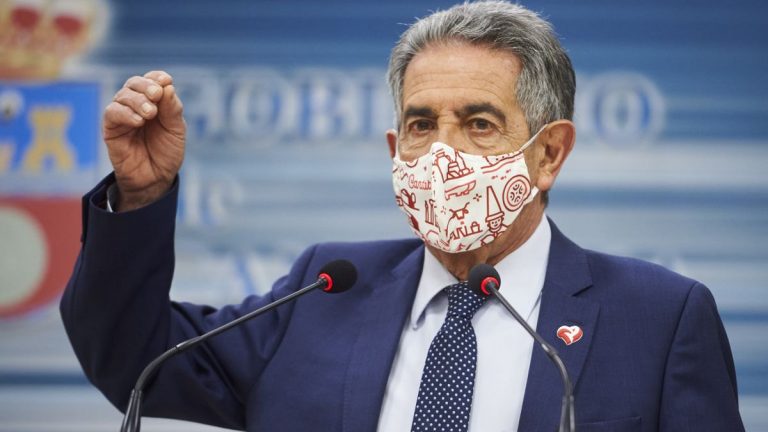 Revilla no cree que Cantabria eleve las restricciones