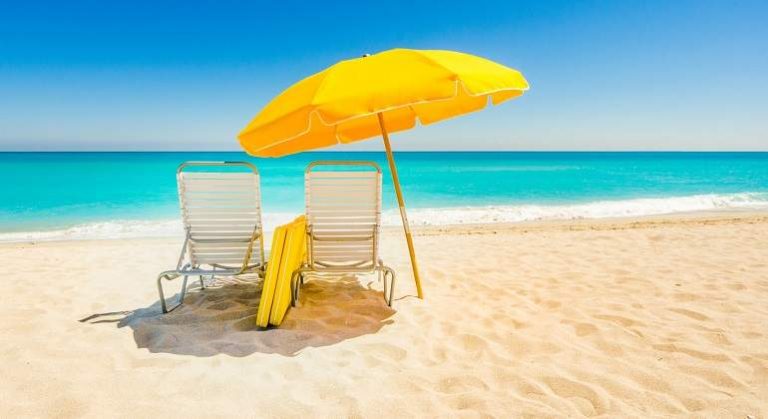 Cómo fijar la sombrilla en la playa y que no se vuele