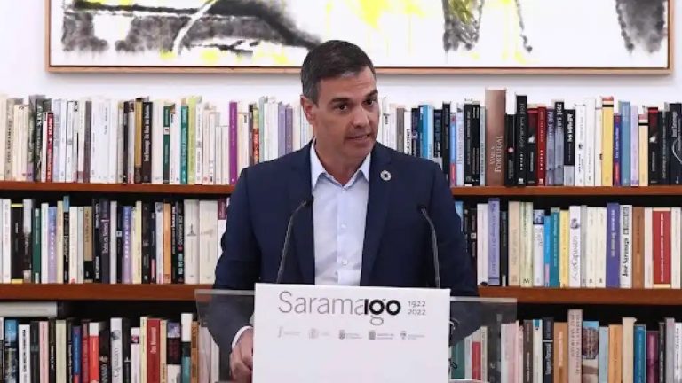 Sánchez aprovecha un acto sobre Saramago para sacar pecho por los datos de vacunación