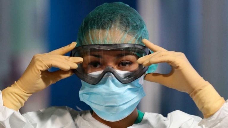 Sanidad notifica 39.638 casos y 119 muertes, con la incidencia bajando hasta 549