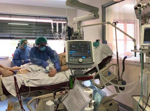 Sanidad espera pico de ocupación en UCI esta semana