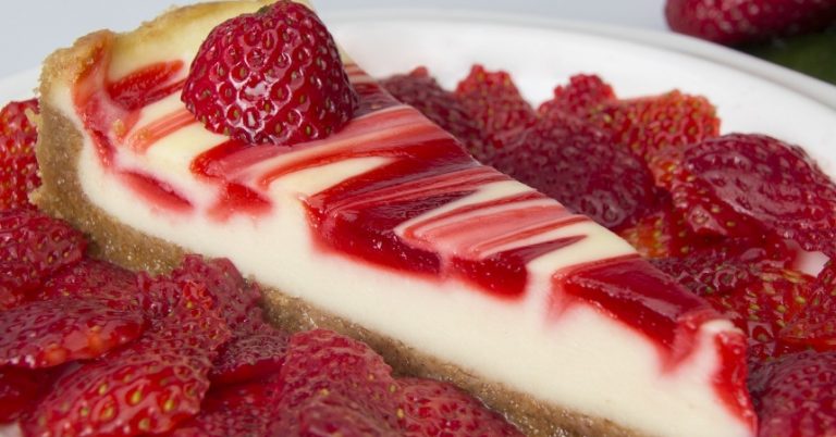 Tarta de queso: la alternativa con fresas de Martín Berasategui que se convierte en la más apetecible
