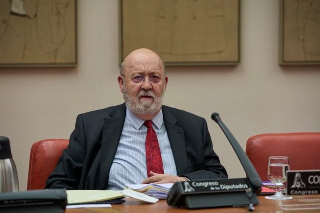 Un juzgado de Madrid admite a trámite la querella de Vox contra Tezanos