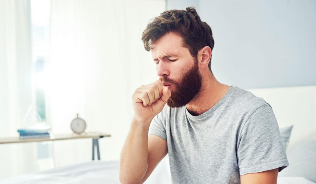 Cáncer de testículos: síntomas que te avisan de que hay un problema 40 Tos con sangre