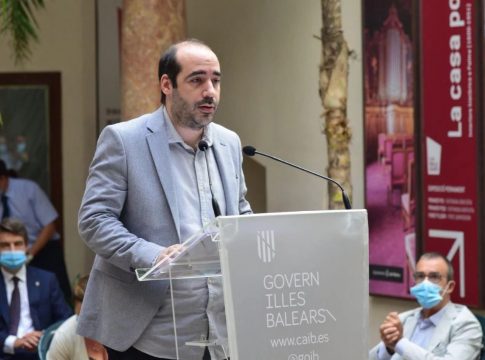 UP afea al PP que sus diputados carguen al Congreso el viaje a un acto de partido en Baleares