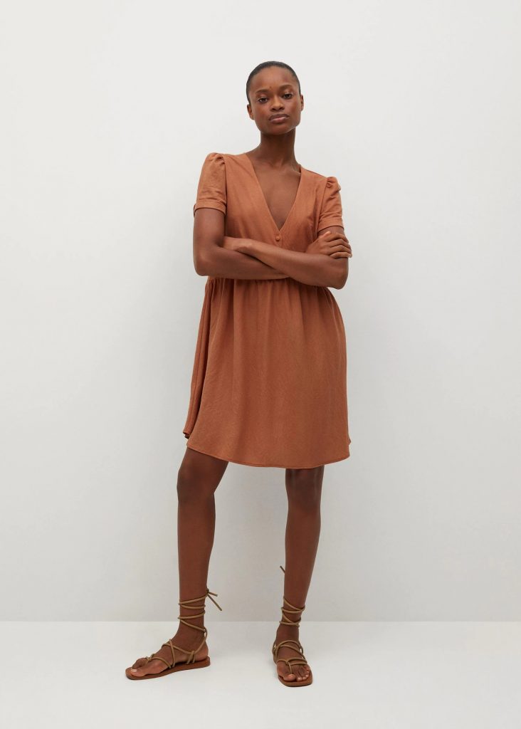 Mango: el vestido corto por 20 euros que más de una querrá para lucir bronceado