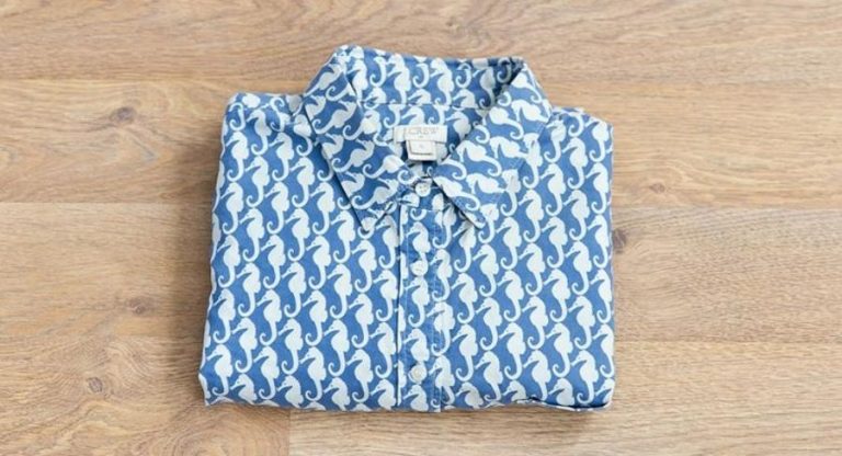 Cómo doblar una camiseta en 2 segundos