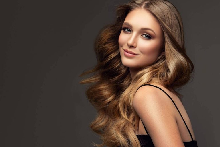 Proteger y restaurar el cabello gracias al servicio de peluquería saludable de CharoConector