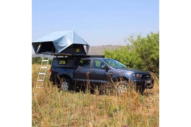 El viaje es el destino con las tiendas de techo de Foxcamper