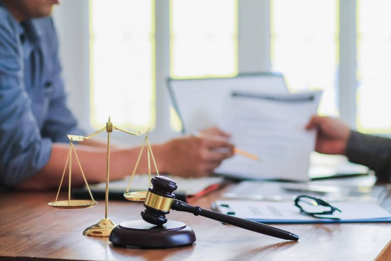 Presentar reclamación ante la Administración Pública gracias a los servicios del bufete Defendo Abogados