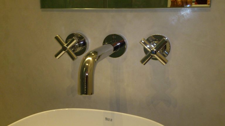 revestimientos continuos ecológicos para baños de tadelakt