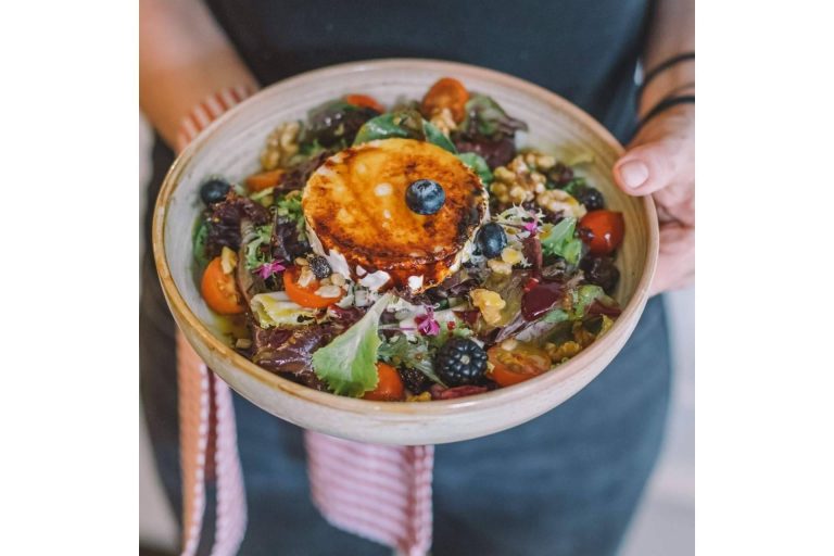 Degustar un menú romántico en Vic Brasería