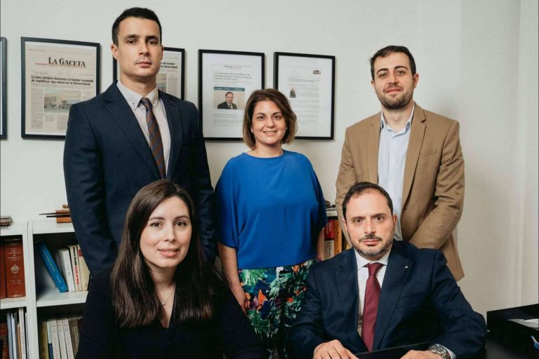 ¿Consultar a internet? Mejor a un abogado