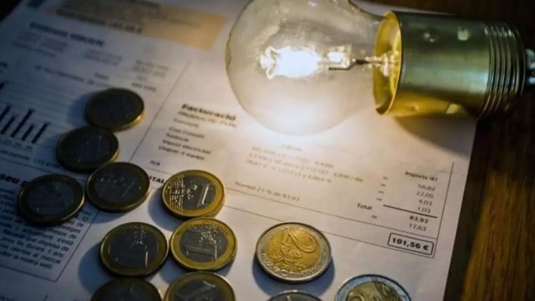 El precio de la luz será este sábado un 32,5% más barato