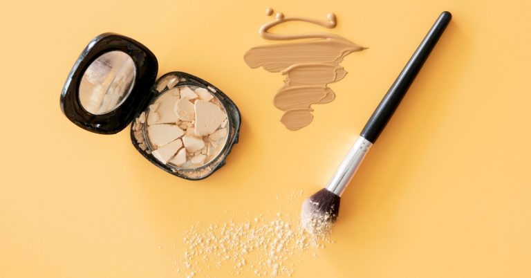 Cómo arreglar el maquillaje roto