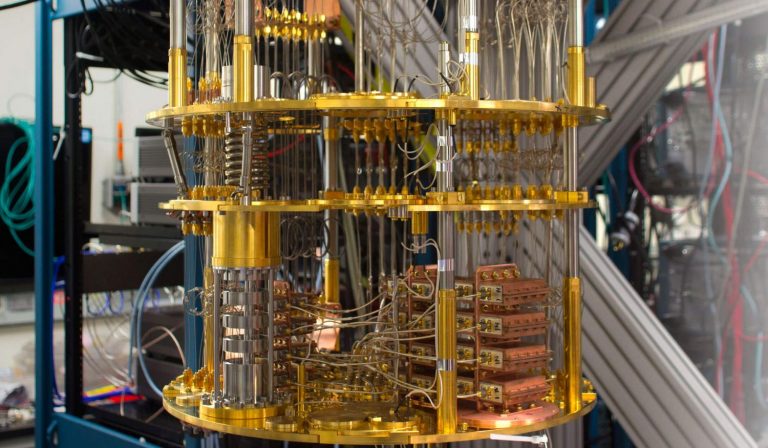 Algoritmos híbridos hacen viables los limitados ordenadores cuánticos