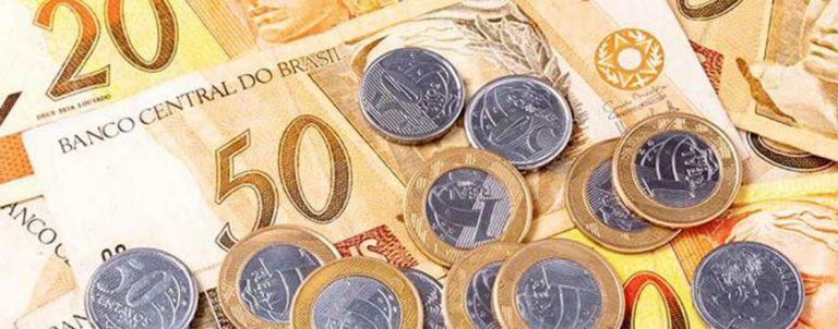 El real brasileño gana fuerza frente al dólar tras la subida de tipos en el país