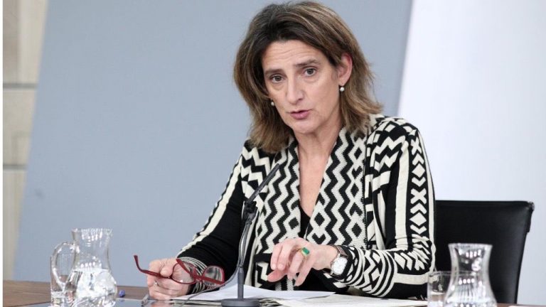 El Gobierno remite al Congreso el recorte a los 'beneficios caídos del cielo' de las eléctricas