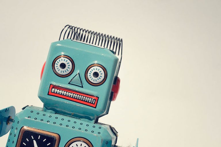 Pásate al futuro: crea tu propio robot a pilas paso a paso