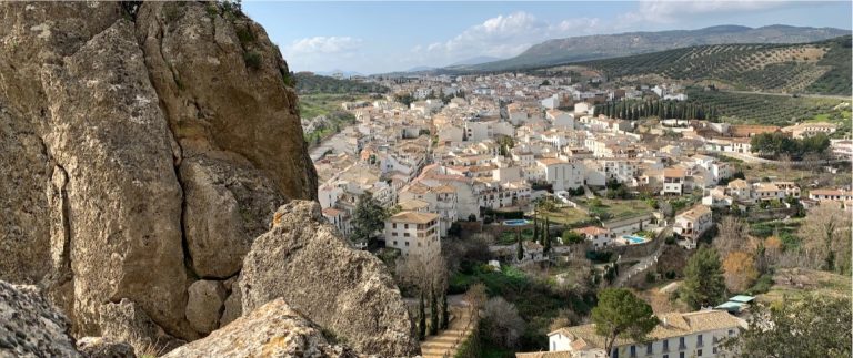 La Junta analiza los daños al yacimiento del siglo I a.C. en Almedinilla