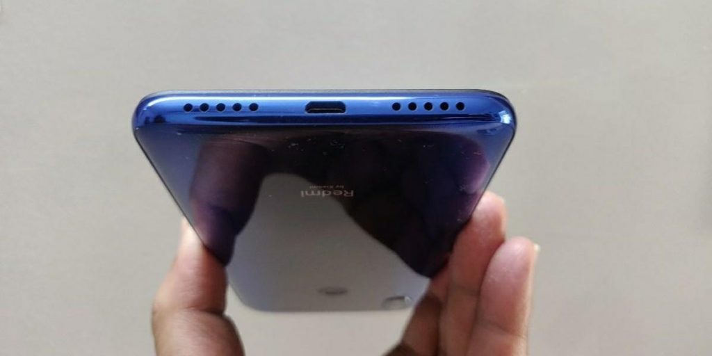 ¿Cómo se limpia el altavoz del móvil sin dañarlo?