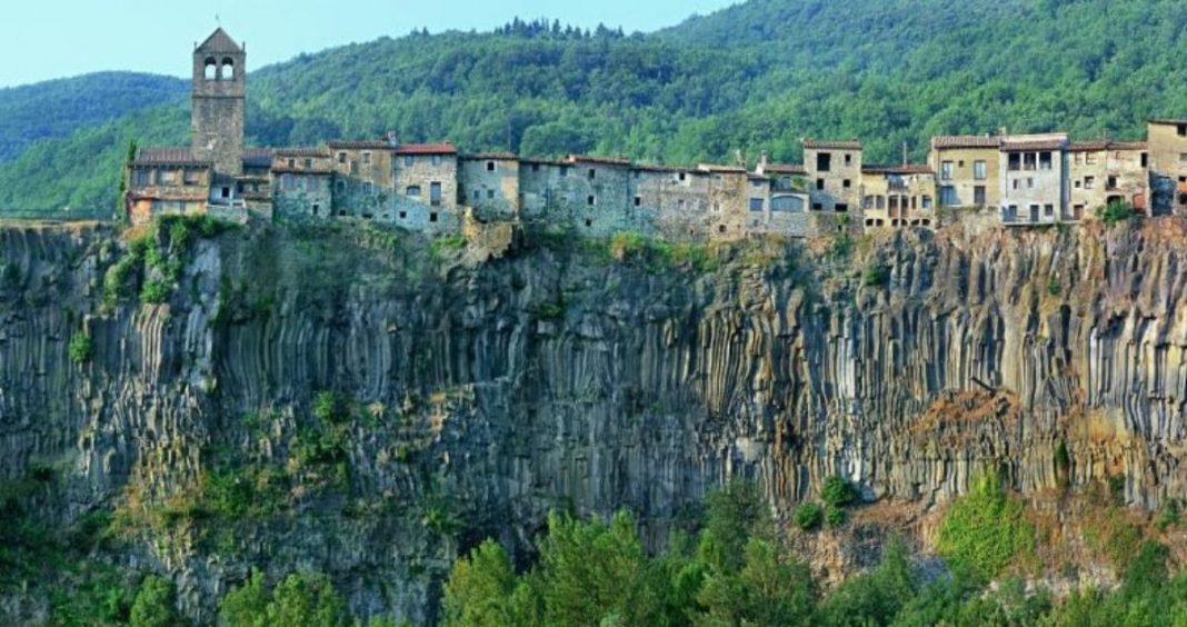 12 casas por 200.000 euros: el pueblo que se vende a precio de chollo