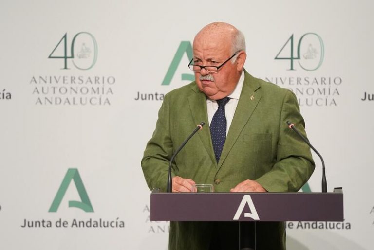 Andalucía pedirá obligatoriedad de vacunación a profesionales de residencias