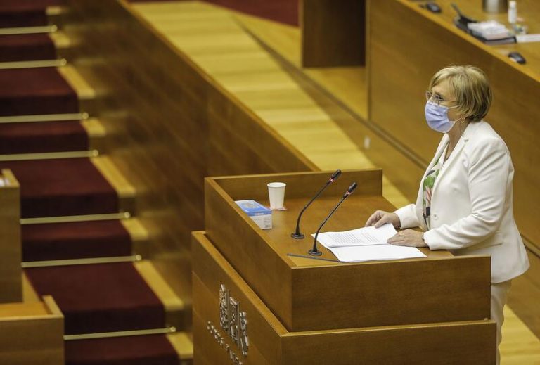 Valencia, primera en España en regular la contratación del personal investigador