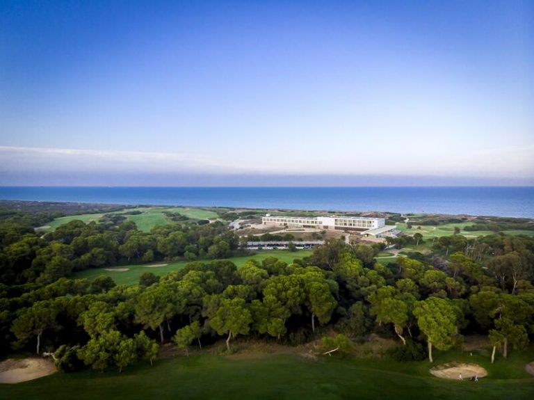 Paradores cierra el mejor verano de los últimos 15 años con una ocupación del 90%