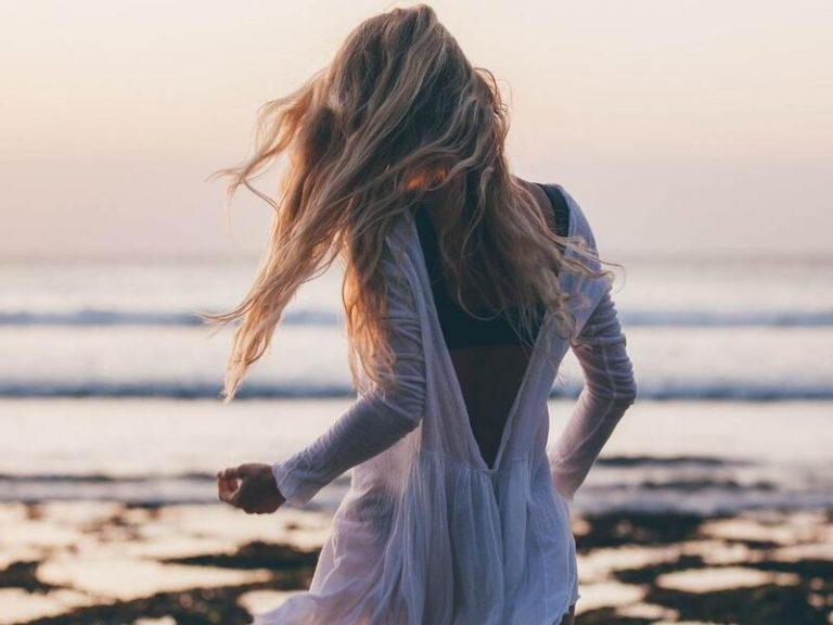 Guía para cuidar y reparar el pelo después del verano