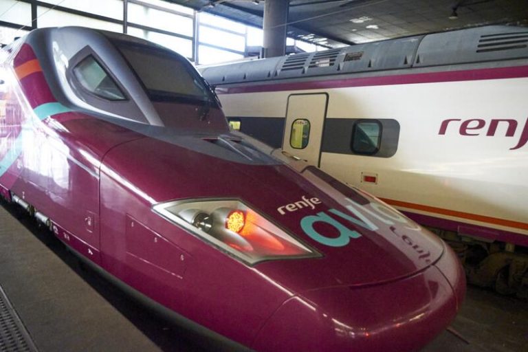 Los usuarios de avión caen un 4,7% hasta junio