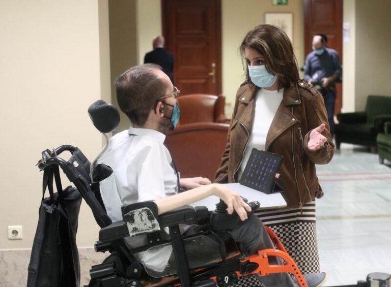 El PSOE garantiza acuerdos con Podemos para la luz y los PGE