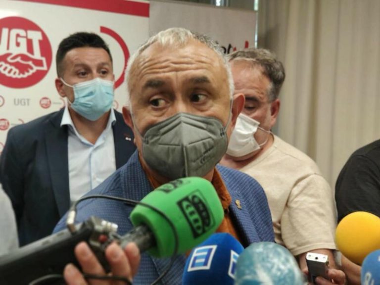 Álvarez insiste en la necesidad de subir entre 25 y 30 euros el SMI