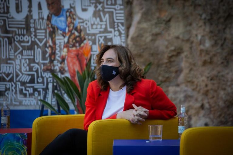 Colau descarta saltar a la política estatal y todavía no ha decidido si se presentará a la reelección