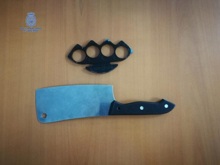 Detenida una mujer por entrar en casa de su novio y amenazar a la joven con la que le sorprendió