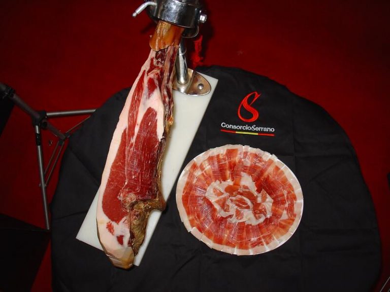 Las exportaciones de jamón serrano y paletas curados crecen un 12,36% en el primer semestre