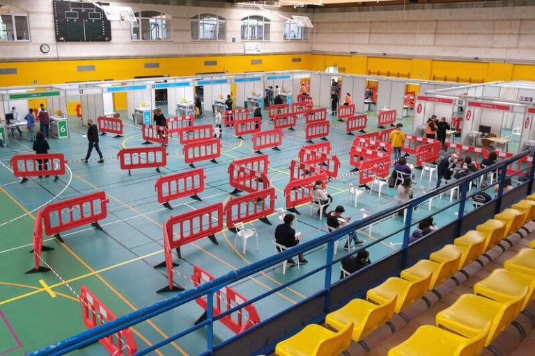 Baleares cierra este mes casi todos los puntos de vacunación masiva