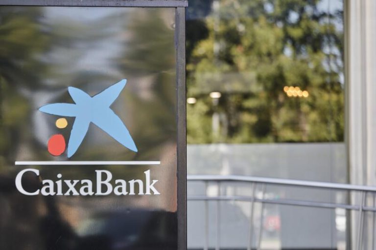 Tres de cada cuatro clientes de CaixaBank no pagarán comisiones básicas desde noviembre