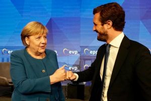 Casado alerta ante líderes del PPE de la agenda "radical" de Sánchez