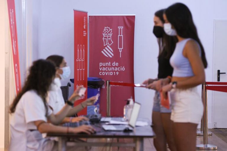 Valencia notifica ocho fallecidos y 401 nuevos casos de coronavirus