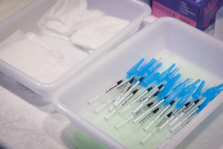 La vacunación del grupo de 12 a 19 años en Cantabria supera el 77%