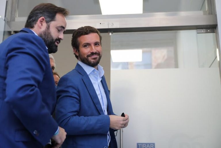 Casado dice que ofrece de nuevo a Sánchez las medidas del PP para bajar el recibo de la luz